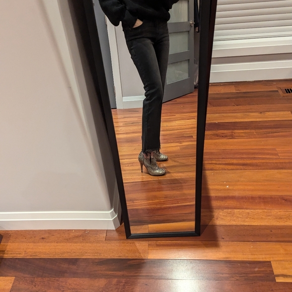 Faux snake skin ankle boots. Size 5 - Picture 4 of 4